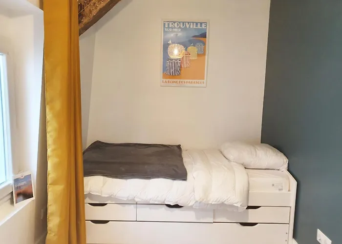 Les Roches Noires - Terrasse Vue Trouville-sur-Mer